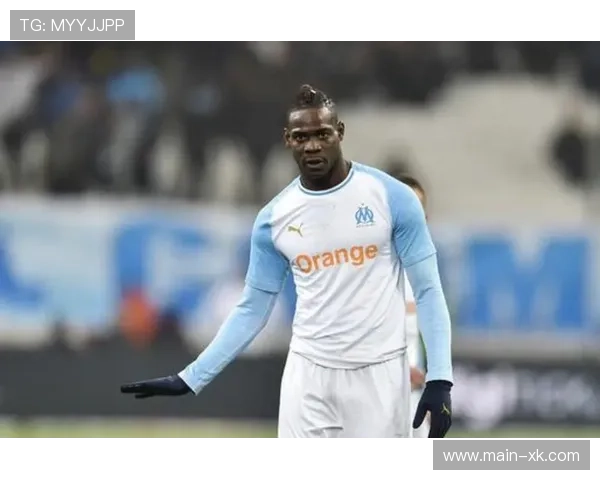 大连中场天才踢疯了全场耀眼成焦点